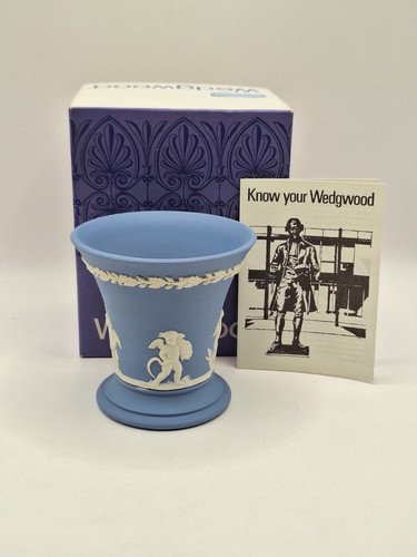 Wedgwood jasperware vase - wedgwood,