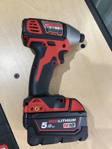 Milwaukee m18 bid 18v - 18v, cordless