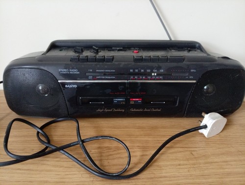 Vintage sanyo portable - vintage,