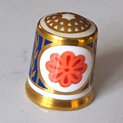 Royal crown derby england - crown, red