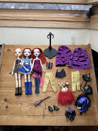 Bratzillaz doll bundle - bratzillaz,