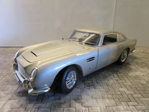 Auto art aston martin - art,