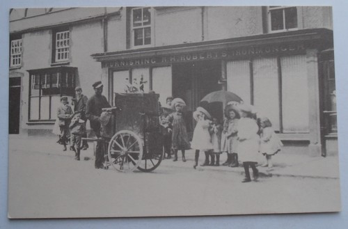 Postcard hurdy gurdy 1900 - postcard,