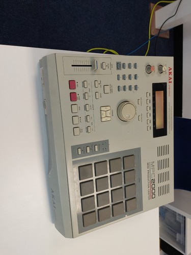 Akai mpc 2000 - mpc,