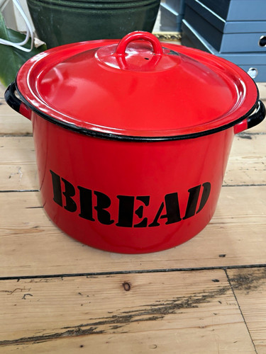 Red enamel metal - red, round