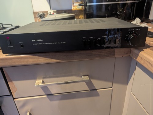 Rotel 840 integrated - rotel,