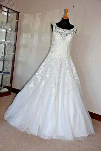 Mark lesley wedding - lesley, dress