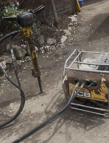 Jcb beaver hydraulic breaker - hydraulic,