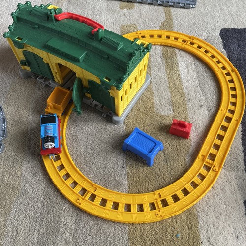 Thomas the tank engine - thomas,