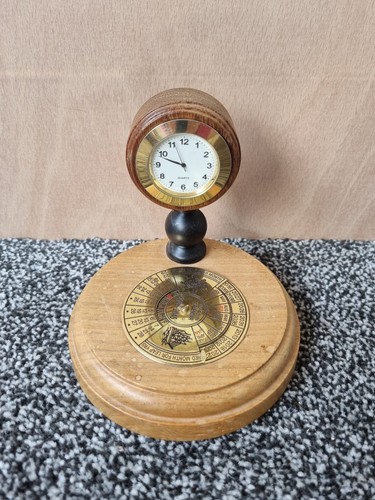Wooden perpetual desk calendar - perpetual,