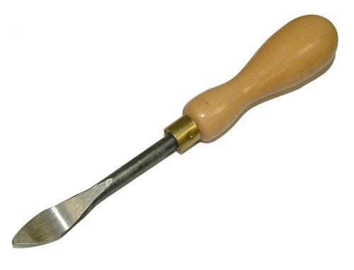 Wooden handled staple lifting - staple,