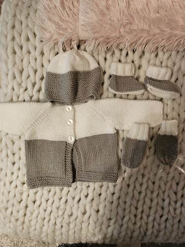 New born baby hand - born,
