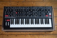Moog Matriarch Paraphonic Analog Semi-modular Synthesizer - Dark Edition