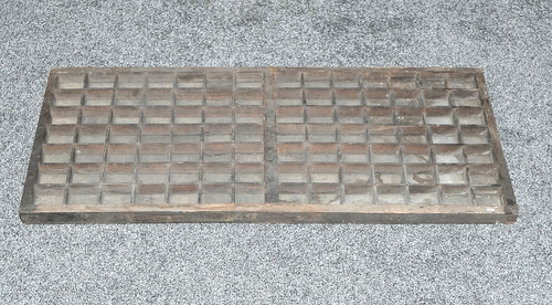 Old wooden letterpress type - ,