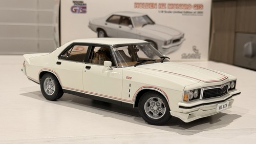 Holden gts monaro - 1:18, hz