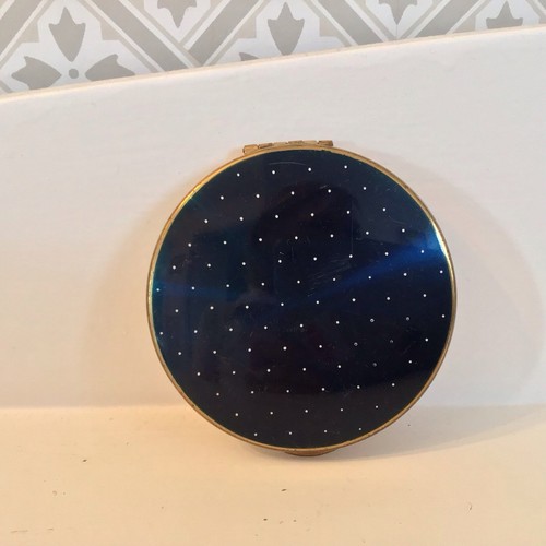 Vintage kigu powder compact - vintage, kigu.