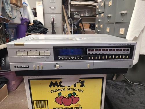 Sanyo vcr 4400 betamax - vcr,