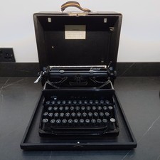 Vintage  Portable Typewriter