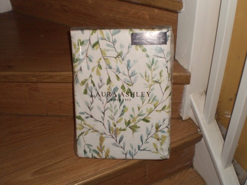 Laura ashley brayton - laura,