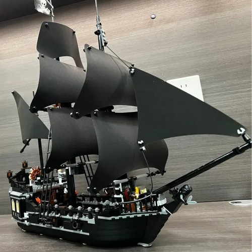 Moc pirates the - moc,