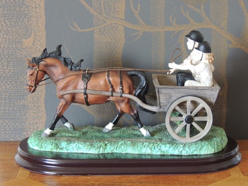 Vintage sculpture children - vintage, of