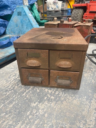 Metal drawer cabinet x 41 - 4,