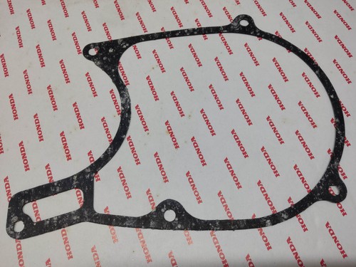 Left engine housing gasket