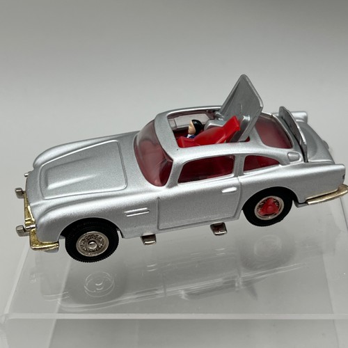 Corgi james bond 007 - james,
