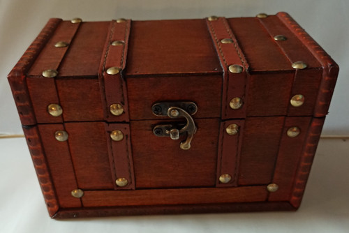 Small wooden treasure chest - small,