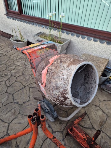 Used belle minimix 150 cement - used,