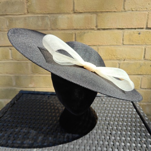 Black ivory cream - cream, bow