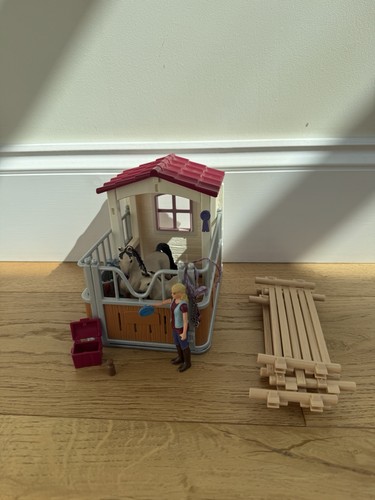 Schleich stable and horse - , good