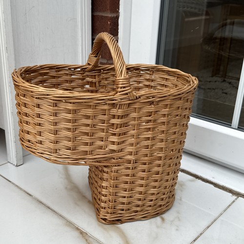 Stair basket storage - ,