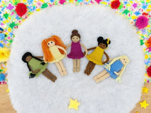 Pocket sized doll - 👧🏼pocket,