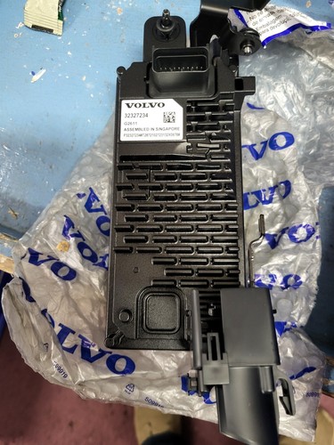 Genuine new volvo c40 - volvo,