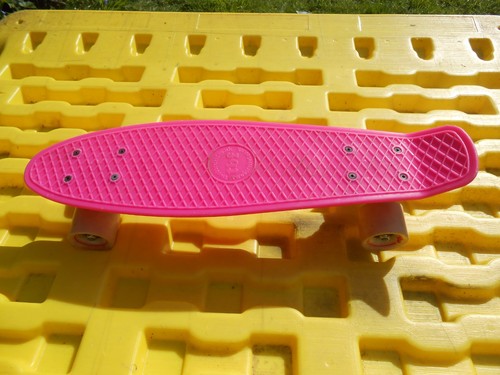 Two bare feet pink - (tbf),