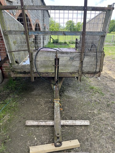 Tipping trailer - tipping,