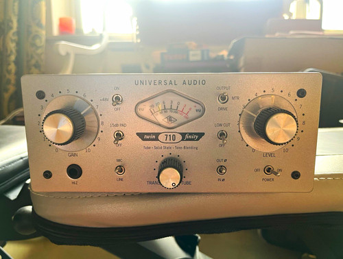 Universal audio 710 - universal,