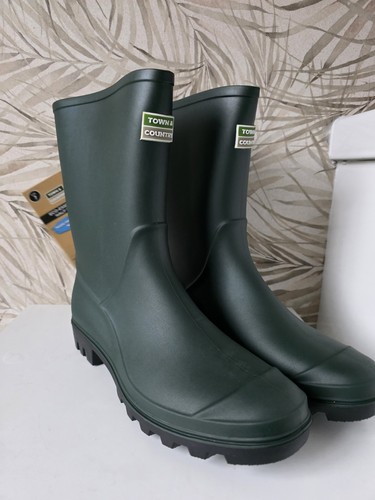 Nwt town country essential - nwt,
