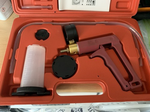 Vacuum tester and brake - tester,