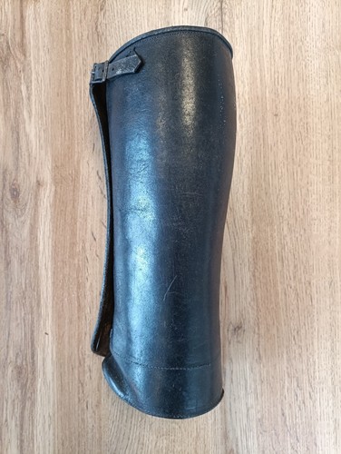 Pair ww1 leather - of, puttees