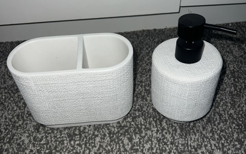 Ceramic white black soap - &,