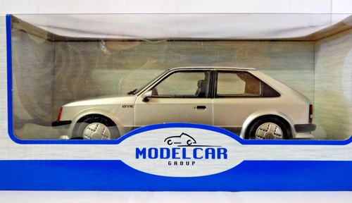 Model car group mcg 18th - model, 1:18th