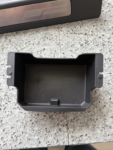 Ford mondeo armrest - mondeo, storage