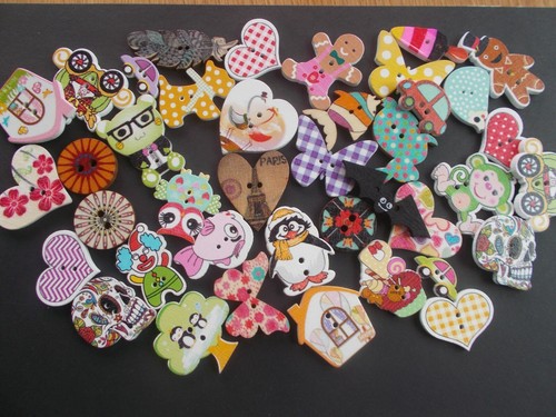 Assorted wooden buttons - 10, x
