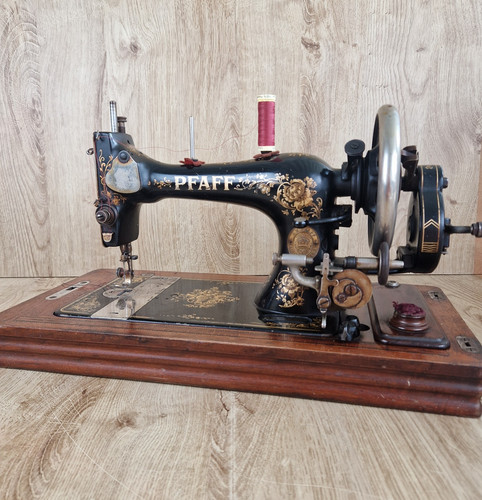 Art deco antique - pfaff, hand
