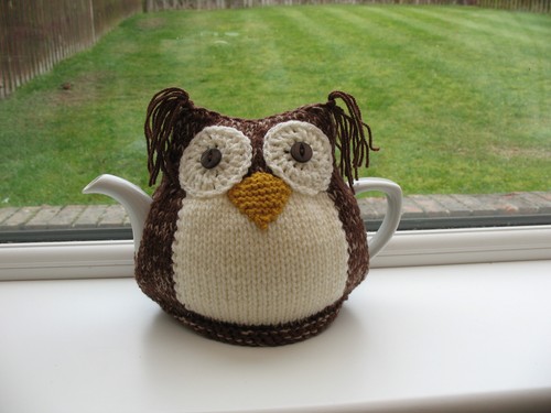 Hand knit owl tea cosy - tea,