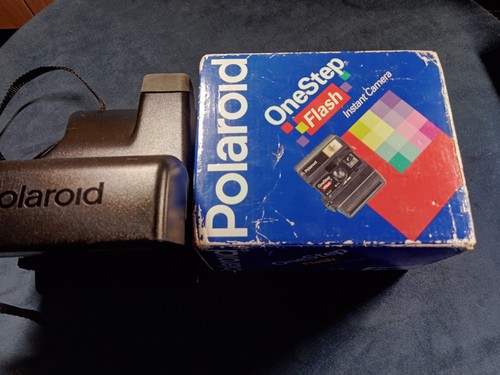 Polaroid one step - step, flash