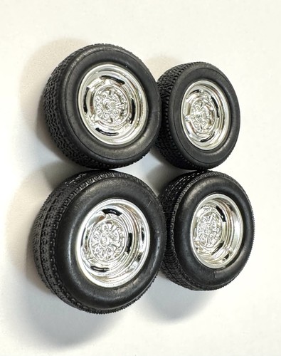 Staggered steel wheels - staggered, tires