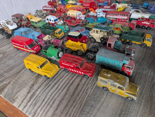Large vintage diecast toy - large,